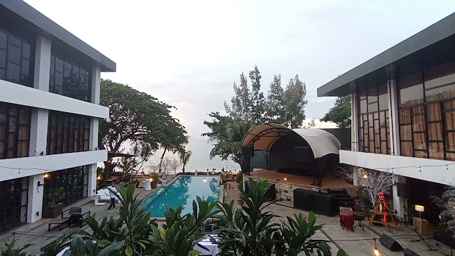 Opinii despre Beer and Barrel Kitchen n' Lounge în Kota Kupang - Gastronomi dan perhotelan