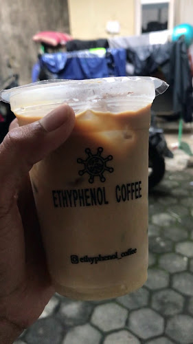 Opinii despre Ethyphenol Coffee and Entertain în Kota Semarang - Gastronomi dan perhotelan
