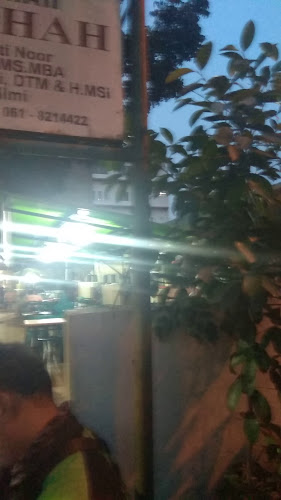 Opinii despre Ayam Penyet Akbary în Kota Medan - Gastronomi dan perhotelan