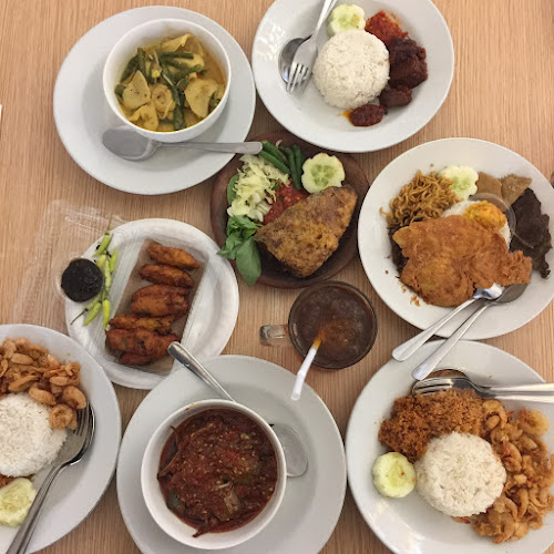 Comentarii opinii despre Depot Bu Rudy Anjasmoro Surabaya