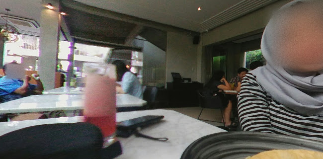 OURA - Cafe & Restaurant - Gastronomi dan perhotelan