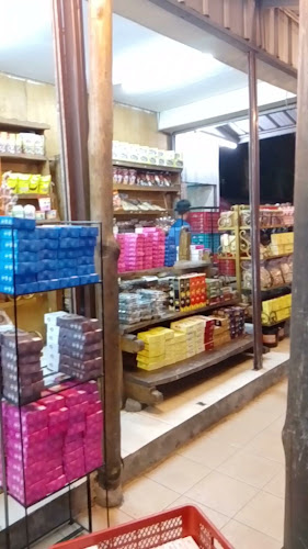 Opinii despre LUTFIA SNACK în Kota Bandung - Gastronomi dan perhotelan