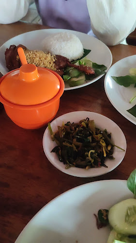 Opinii despre Bebek Kaleyo Bandung în Kota Bandung - Gastronomi dan perhotelan