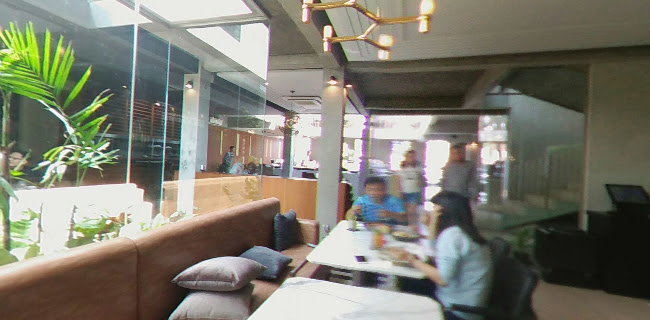 Opinii despre OURA - Cafe & Restaurant în Kota Malang - Gastronomi dan perhotelan