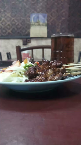 Opinii despre Warung Sate Solo Pak Rebo în Kota Depok - Gastronomi dan perhotelan