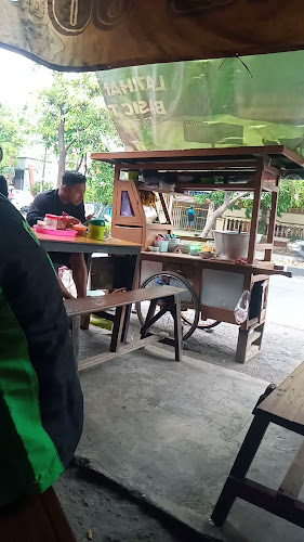 Giras 86 - Gastronomi dan perhotelan