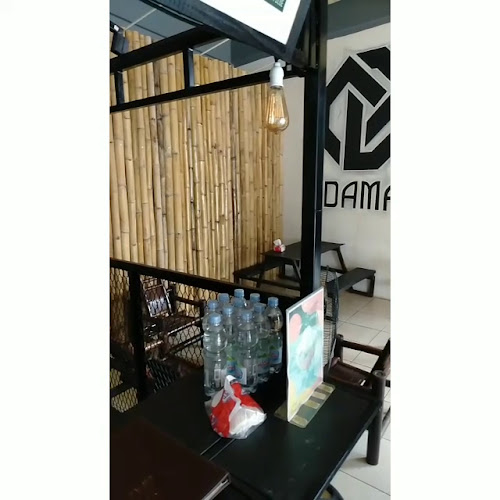Opinii despre Dama Cafe simpang pulai în Kota Solok - Gastronomi dan perhotelan