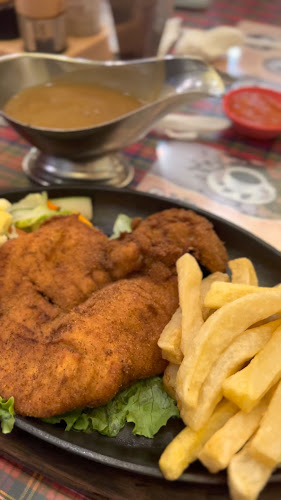 Opinii despre Tip Top Restaurant în Kota Medan - Gastronomi dan perhotelan