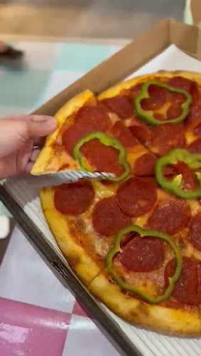 Opinii despre Miglio Pizza & Bakery în Surabaya - Gastronomi dan perhotelan