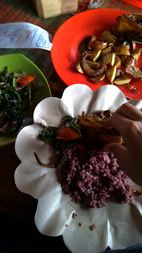 Opinii despre Saung Punclut Teh Ita 2 No.104 în Kota Bandung - Gastronomi dan perhotelan