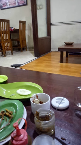 Opinii despre BekCon Surabaya (Bebek Mercon) în Kota Denpasar - Gastronomi dan perhotelan