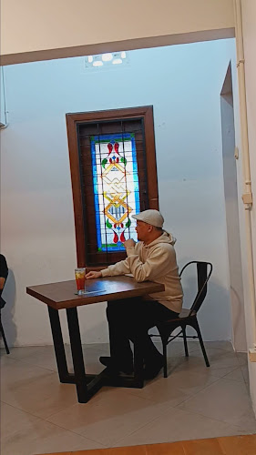 La Basil Koffie & Resto - Gastronomi dan perhotelan