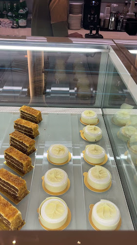 Opinii despre Goolali Gelato Bar & Patisserie în Kota Semarang - Gastronomi dan perhotelan