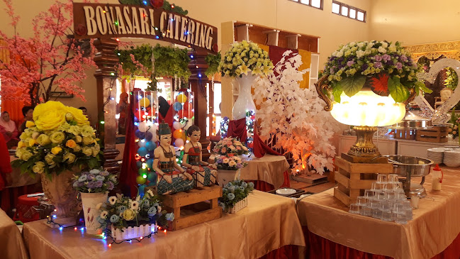 Opinii despre Bonasari Catering Snack & Tart în Kota Semarang - Gastronomi dan perhotelan