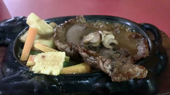 Opinii despre MAMOO Steak & Chicken Grill în Kota Tangerang - Gastronomi dan perhotelan