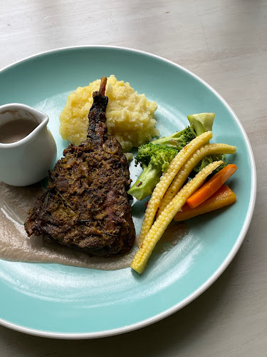 Tanasurga restaurant, cafe, garden and less waste organic store