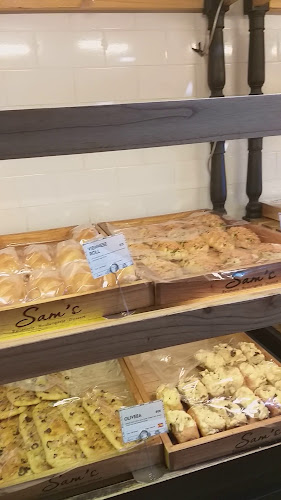 Opinii despre Sam's Pattiserie, Boulangerie, and Desserts în Kota Medan - Gastronomi dan perhotelan