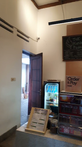 Opinii despre Tak Kunjung Padam Coffee House Surabaya în Surabaya - Gastronomi dan perhotelan