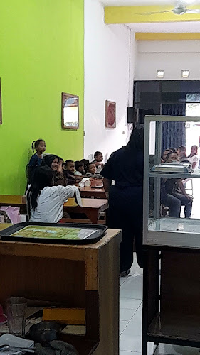 Opinii despre Resto UYAH LEGI în Kota Semarang - Gastronomi dan perhotelan