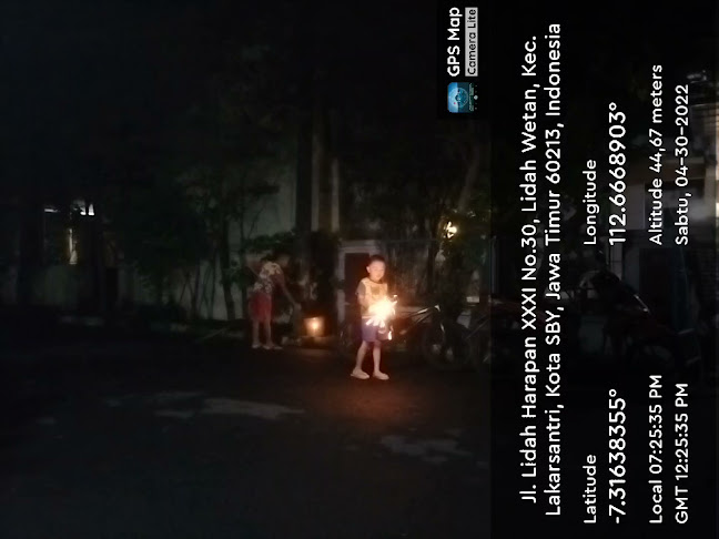 Opinii despre Angkringan Omah Lawas în Surabaya - Gastronomi dan perhotelan