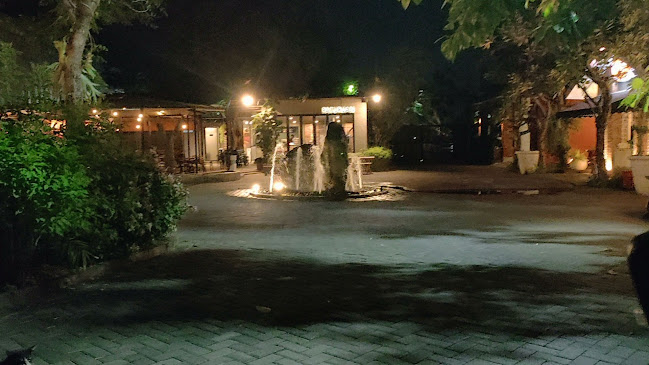 Rumah Makan Budja - Gastronomi dan perhotelan