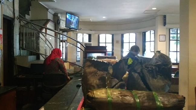 Opinii despre Ayam Goreng Ny. Suharti în Surabaya - Gastronomi dan perhotelan