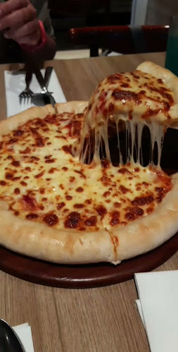 Opinii despre Pizza Hut Restoran - Ramayana Pematang Siantar în Kota Pematang Siantar - Gastronomi dan perhotelan