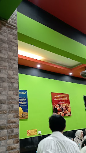 Opinii despre AYAM BAKAR WONG SOLO RUNGKUT MADYA în Surabaya - Gastronomi dan perhotelan