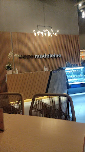 Cafe Coco Madeleine - Gastronomi dan perhotelan