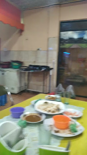 Rumah Makan Masakan Padang Murah Meriah - Gastronomi dan perhotelan