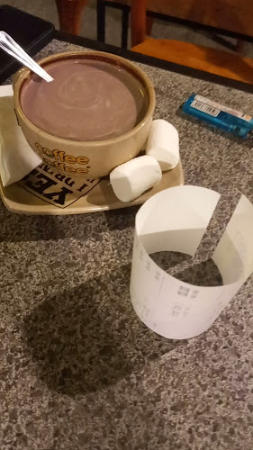 Opinii despre Coffee Toffee Airlangga Corner în Surabaya - Gastronomi dan perhotelan