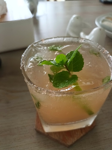 Tanasurga restaurant, cafe, garden and less waste organic store - Gastronomi dan perhotelan