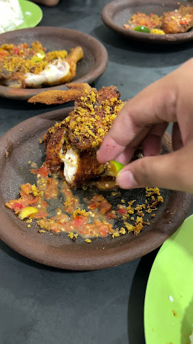 Opinii despre Warung Makan Kediri în Kota Samarinda - Gastronomi dan perhotelan