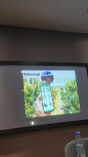 Jl. Komp. Perdana Square, Parit Tokaya, Kec. Pontianak Sel., Kota Pontianak, Kalimantan Barat 78124