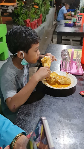 Opinii despre Pujasera Taman Puri în Kota Padang - Gastronomi dan perhotelan