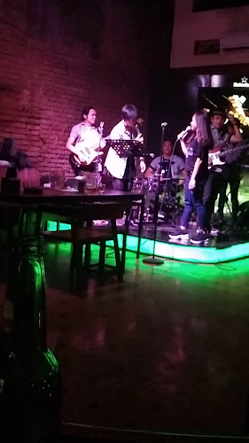 LB Bar & Resto ( La Baraga ) - Gastronomi dan perhotelan