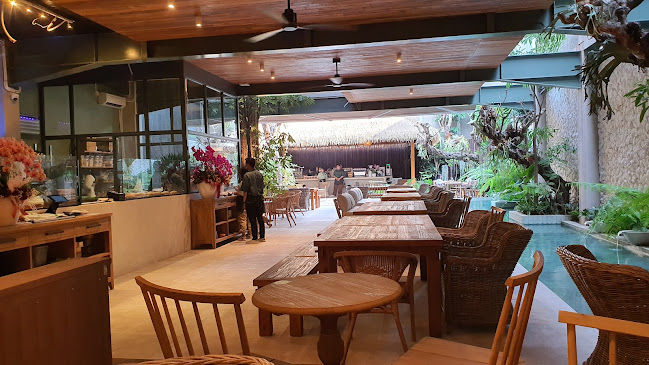 Umanari Cafe & Resto