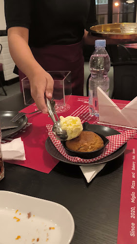 Opinii despre Miglio Pizza & Bakery în Surabaya - Gastronomi dan perhotelan