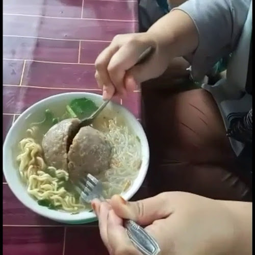 Opinii despre Bakso Bengkulu în Kota Bengkulu - Gastronomi dan perhotelan