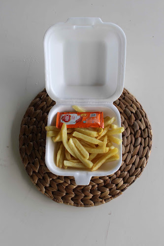 Opinii despre Rebahan coffee X Roti Bakar Premium Boy & Girl în Kota Blitar - Gastronomi dan perhotelan