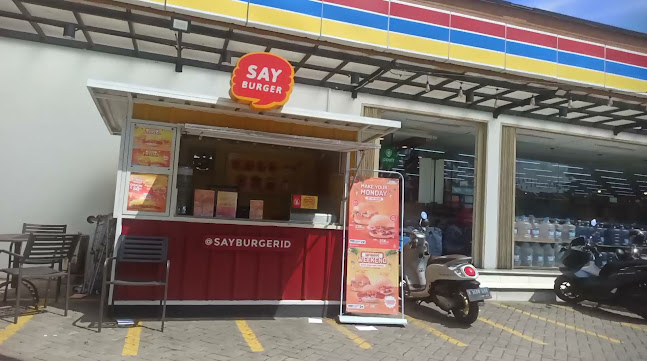 Opinii despre Say Burger - Indomaret Fresh Paradise Serpong City în Kota Tangerang Selatan - Gastronomi dan perhotelan