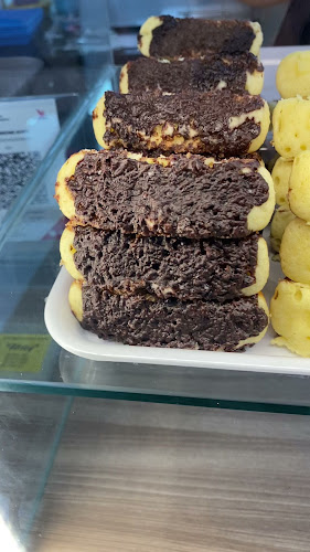 Opinii despre Kue bandung dan pukis Ahoy în Kota Semarang - Gastronomi dan perhotelan