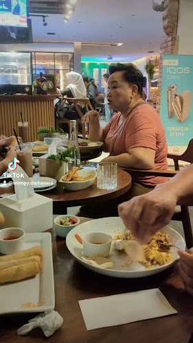 Opinii despre Onkel John's Coffee în Kota Makassar - Gastronomi dan perhotelan