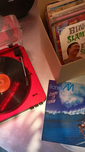 Opinii despre Akara Coffee & Space în Kota Depok - Gastronomi dan perhotelan