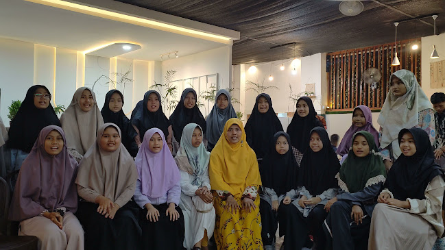 Dekat Stasiun PT KAI, Jl. Kartini No.14-30, Tj. Paku, Kec. Tj. Harapan, Kota Solok, Sumatera Barat 27321