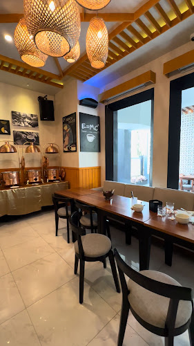 Opinii despre Noble Dine & Bar Manado în Kota Manado - Gastronomi dan perhotelan