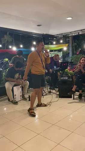 Opinii despre Bukan Hanya Kopi în Surabaya - Gastronomi dan perhotelan