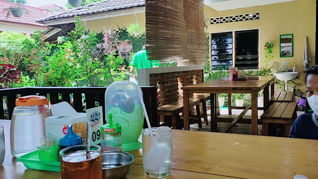 Opinii despre Rumah Makan Pondok Garuda în Kota Banjar Baru - Gastronomi dan perhotelan