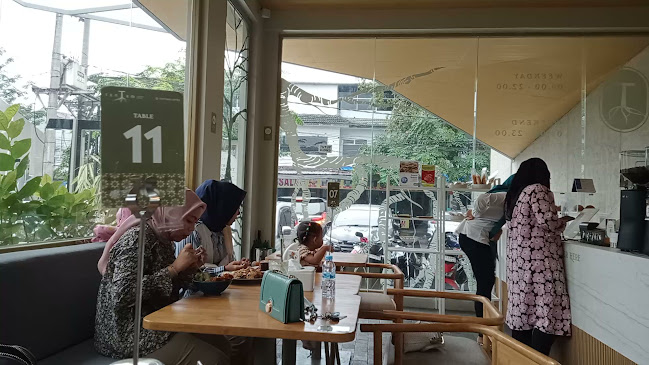 Tentrm coffee & dining - Kota Medan