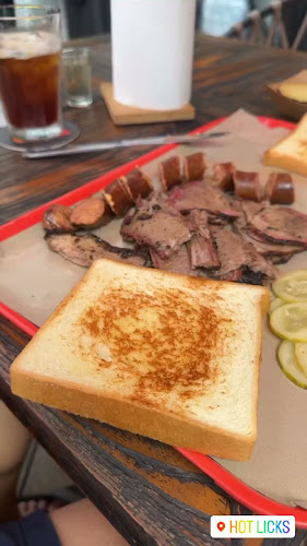 Opinii despre HotLicks Texas BBQ & Bar în Kabupaten Tangerang - Gastronomi dan perhotelan